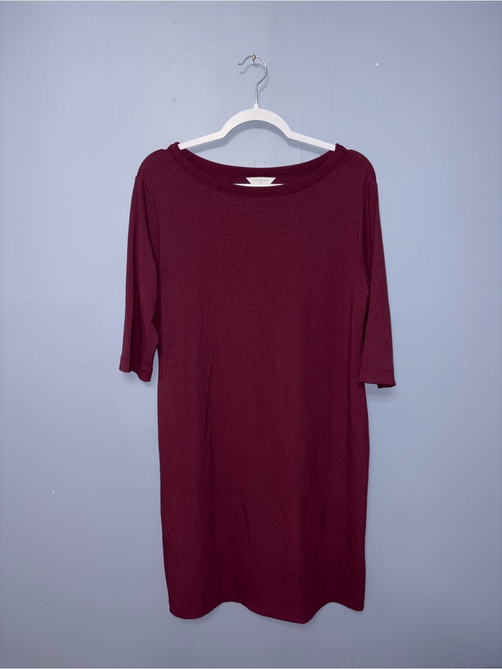 Denver Hayes | Burgundy Ribbed Dress